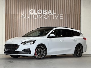 Ford Focus Wagon 2.3 EcoBoost ST-3 - PANO - CAMERA - STUURVERWARMING