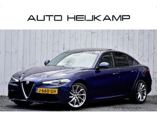 Alfa Romeo Giulia 2.0T Super | Pano-dak | Camera | Adaptieve Cruise |