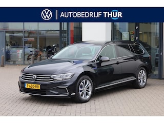 Volkswagen Passat Variant 1.4 TSI PHEV GTE Business trekhaak Side assist, privacy glas, Navigatie, achteruitrijcamera, travel assist, lane assist, stoelverwarming, DAB+, 3 zone, climatronic, multifunctioneel lederen stuurwiel met schakelflippers, draadloos, apple carplay / android auto, acc, adaptieve cruise control, licht en regensensor, front assist, keyless start, ergo comfort stoel, LED verlichting