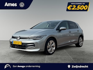 Volkswagen Golf 1.5 204pk eHybrid Life Edition Achteruitrijcamera | Stoelverwarming | Adaptive cruise control