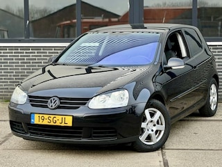 Volkswagen Golf 2.0 FSI Sportline