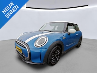 Mini Cooper 1.5 Camden Edition NL-AUTO | LAGE KM STAND | NAVI | 1/2 LEDER