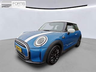 Mini Cooper 1.5 Camden Edition NL-AUTO | LAGE KM STAND | NAVI | 1/2 LEDER