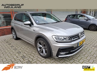 Volkswagen Tiguan 1.4 TSI ACT Highline R-Line I R-line I 19" I Pano I Virtual I Camera I Keyless I Stoelverwarming I