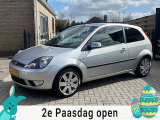 Ford Fiesta 1.3 Futura | 3drs | airco |trekhaak| facelift | lange apk | top onderhouden
