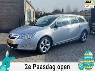 Opel Astra Sports Tourer 1.4 Edition keurige auto met onderhoudboekjes aanwezig oa airco, clima, cruise, trekhaak