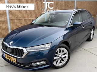 Skoda Octavia Combi 1.0 TSI Business Edition Plus Stuur&stoelverwarming | Elektrisch bedienbare achterklep | Adaptieve cruise control | Grootlicht assistent | DAB | Navigatiesysteem | CarPlay | LED verlichting