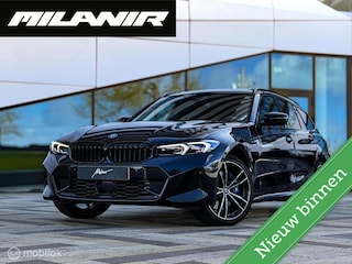 BMW 3-serie Touring 330e Xdrive M Sport |Pano|Carbon|HUD|H&K