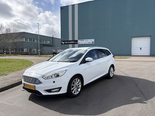 Ford Focus Wagon 1.0i Eco-Boost First Edition 6-Bak 125 PK. Zeer goed onderhouden auto !!!
