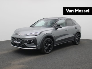 Volkswagen T-Roc 1.5 eTsi Style First Edition 116 PK Automaat | Panoramaschuif-kanteldak | Black style | Navigatie | Apple Carplay draadloos | Android Auto draadloos | IQ Lights | Camera | Ruiten getint | 18" Lichtmetalen velgen | Climate control | Adaptive cruise control | Achterklep elektrisch |