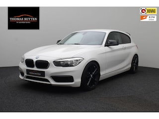 BMW 118i 2016 | Climate control | Navigatie | Bluetooth | Lichtmetaal | PDC | Regen + Lichtsensor | Limiter | 3- deurs | Sportpakket