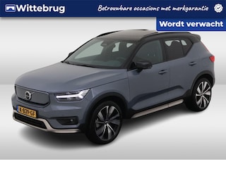 Volvo XC40 Recharge P8 AWD R-Design / Pano / Navigatie / Camera / Zwenkbare trekhaak / Elektrische klep / Lichtmetaal 20 inch /