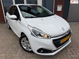 Peugeot 208 1.2 PureTech Signature / Navi / PDC / DAB / NAP