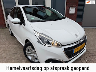 Peugeot 208 1.2 PureTech Signature / Navi / PDC / DAB / NAP