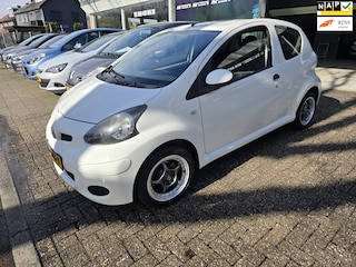 Toyota Aygo 1.0-12V Cool | 2E EIGENAAR | 12MND GARANTIE | AIRCO | NIEUWE APK |