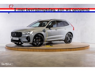 Volvo XC60 2.0 T8 Plug-in hybrid AWD Plus Black Edition Long Range | Zwenkbare trekhaak | Harman Kardon | Adaptieve cruise | Panorama dak | Nieuw |