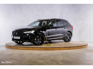 Volvo XC60 2.0 T8 Plug-in hybrid AWD Plus Black Edition Long Range | Zwenkbare trekhaak | Harman Kardon | Adaptieve cruise | Panorama dak | Nieuw |