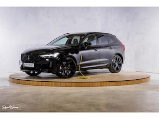 Volvo XC60 2.0 T8 Plug-in hybrid AWD Plus Black Edition Long Range | Zwenkbare trekhaak | Harman Kardon | Adaptieve cruise | Panorama dak | Nieuw |