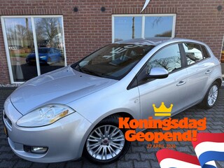 Fiat Bravo 1.4 T-Jet Corporate NIEUWE APK / RIJDT GOED / AIRCO / CRUISE / C
