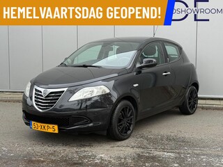 Lancia Ypsilon 0.9 TwinAir Black & Red | Airco | 5D | NW APK
