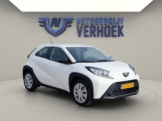 Toyota Aygo 1.0 VVT-i MT Play NL Auto - All Season Banden - Carplay