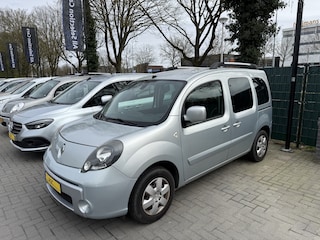 Renault Kangoo 1.6-16V Privilège Rolstoelauto Automaat - Knielsysteem + Lier - Bodemverlaging - Luchtvering - 1e Eigenaar