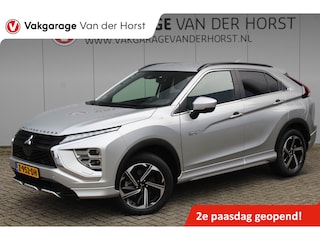 Mitsubishi Eclipse Cross 2.4-188pk PHEV 'Instyle'. Zeer nette en luxe Mitsubishi Eclipse plug-in-hybride, slechts 61.500km ! Autm. airco dual, adapt. cruise cntrl, Apple carplay/Android auto, trekhaak, telefoonvoorb., stoel- en achterbankverw., camera v+a, LED verl. etc. etc.