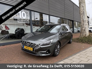 Hyundai i30 Wagon 1.5 T-GDi MHEV Premium | Stuur-/Stoelverwarming | Navigatie | Parkeersensoren voor & Achter |