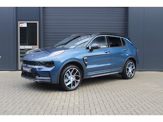 Lynk & Co 01 1.5 PHEV | Pano | Zwarte hemel | Adaptive Cruise | Keyless | Stuurverwarming | Infinity | BLIS | Fabrieksgarantie