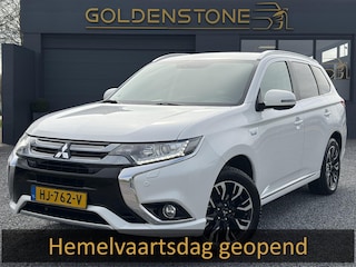 Mitsubishi Outlander 2.0 PHEV Executive Edition 2e Eigenaar,Navi,Camera,Afn.Trekhaak,Stoelverw.Alcantara-Leder,Keyless,Dealer Onderhouden,Pdc V+A,Lm velgen,N.A.P,Nieuwe Apk bij Aflevering