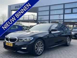 BMW 3-serie Touring 318i 2.0 M-Sport Business Edition Navigatie Trekhaak Sporstoelen Camera Carplay Life Cockpit Extra Getint Glas NL Auto
