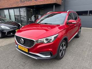 MG ZS EV Luxury 45 kWh PANO CRUISE LEDER TREKHAAK SPORTIEF DEALER OH