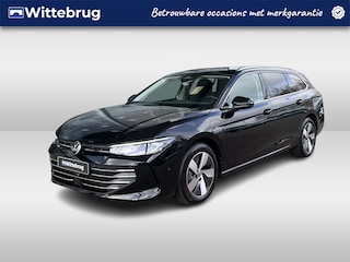 Volkswagen Passat Variant 1.5 eHybrid 204pk DSG Business / Zwenkbare Trekhaak / Voorstoelen Verwarmbaar + Massagefunctie / Head-updisplay / 17'' LMV