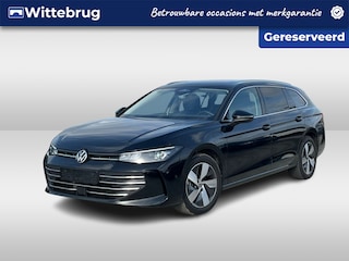 Volkswagen Passat Variant 1.5 eHybrid 204pk DSG Business / Zwenkbare Trekhaak / Voorstoelen Verwarmbaar + Massagefunctie / Head-updisplay / 17'' LMV