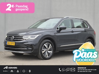 Volkswagen Tiguan 1.4 TSI eHybrid Elegance Automaat / Wegklapbare Trekhaak / Winter-pakket / Trekgewicht 1.800 kg / Stuur- en Stoelverwarming / Voorstoelen met massage functie / Adaptief cruise control / Apple Carplay Android / Achteruitrijcamera /
