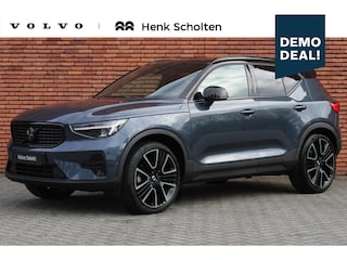 Volvo XC40 B4 Plus Black Edition | Panoramisch schuif-/kanteldak | Elektrisch verstelbare voorstoelen met geheugenfunctie | 360 graden camera | Extra getint glas achter | Premium audio by Harman Kardon | Dak in contrasterende kleur Black Stone | Stoel- / stuurwielverwarming | 20 inch. lichtmetalen velgen | Adaptieve cruise control | BLIS