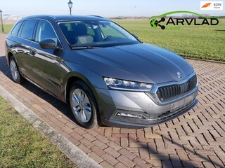 Skoda Octavia Combi 2.0 TDI DSG 85kW COMBI CLIMA NAVI CAMERA ** 12599 NETTO **