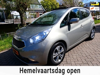 Kia Venga 1.4 CVVT 1e eig. 93.000km. Clima Navi Trekhaak 1300kg. Schuifdak