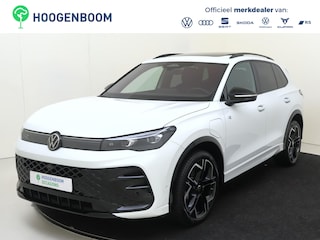 Volkswagen Tiguan 1.5 eHybrid R-Line Edition | SoH 100% | Panoramadak | Trekhaak | Head-up display | Harman/kardon audio | Black style | 360 camera | Lederen bekleding | Stoelventilatie voor |