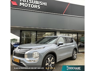 Mitsubishi Outlander 2.4 PHEV Instyle DEMO ( beschikbaar per 09-2026 ) | Lederen bekleding | Elektrisch verstelbare voorstoelen | Verwarmbare stoelen voor- en achter | Elektrisch panoramadak | 3-zone Climate Control | 8 jaar fabrieksgarantie