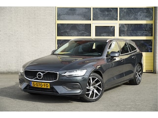 Volvo V60 2.0 T4 191PK! Automaat Momentum Pro BJ2019 Lmv 18" | Led V+A | Pdc | Elek. trekhaak | Elek. achterklep | Navi | Virtual cockpit | Climate control | Cruise control | Verwarmde voorstoelen | Getint glas