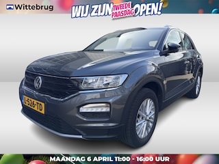 Volkswagen T-Roc 1.5 TSI 150pk Style DSG Automaat Navigatie / Parkeersensoren / Trekhaak / App-connect /  Spiegelpakket