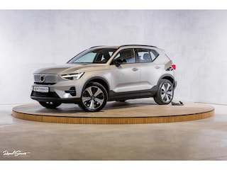 Volvo XC40 Recharge Plus 70 kWh | Zwenkbare trekhaak | Adaptieve cruise | Blis | 19 Inch | Full LED |