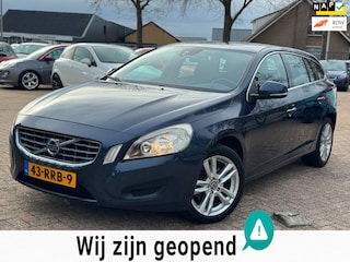 Volvo V60 1.6 T4 Momentum AUTOMAAT NAVI CRUISE APK