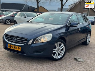 Volvo V60 1.6 T4 Momentum AUTOMAAT NAVI CRUISE APK