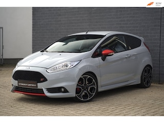 Ford Fiesta 1.6 ST200, Recaro, H&R, Bleutooth, Camera, ST
