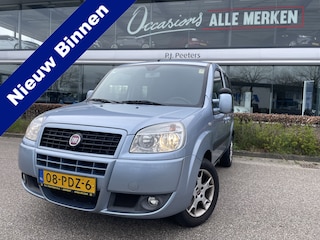 Fiat Doblò 1.4 Acapulco Airco - Parkeersensor achter - Zijschuifdeur links - Zijschuifdeur rechts - Licht metalen velgen 15 inch - Mistlampen voor - Elektrische ramen voor - Radio/cd speler - Extra getint glas achte - Centrale vergrendeling met afstandsbediening - Nieuw door ons geleverd