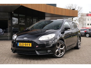 Ford Focus Wagon 2.0 EcoBoost ST-2|Rijklaar!|250PK!|Recaro|Stoelverwarming
