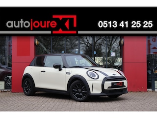 Mini Cooper 1.5 Camden Edition Automaat | Origineel NL | Leder | Virtual Cockpit | Sportstoelen |