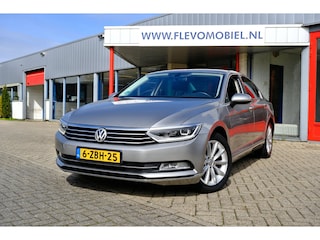 Volkswagen Passat 1.4 TSI ACT Highline Navi|Leder-Alcantara|Adapt.Cruise|LMV